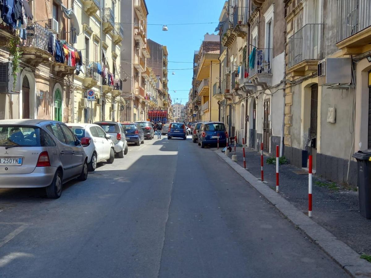 Room In Historical City Centre With Private Bathroom Catania Exterior foto